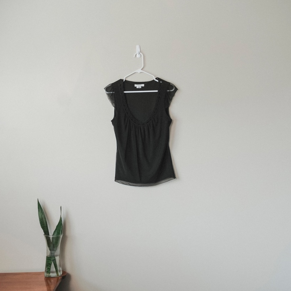 I.C.E CROCHET NECK DETAIL FLUTTER SLEEVES BLACK